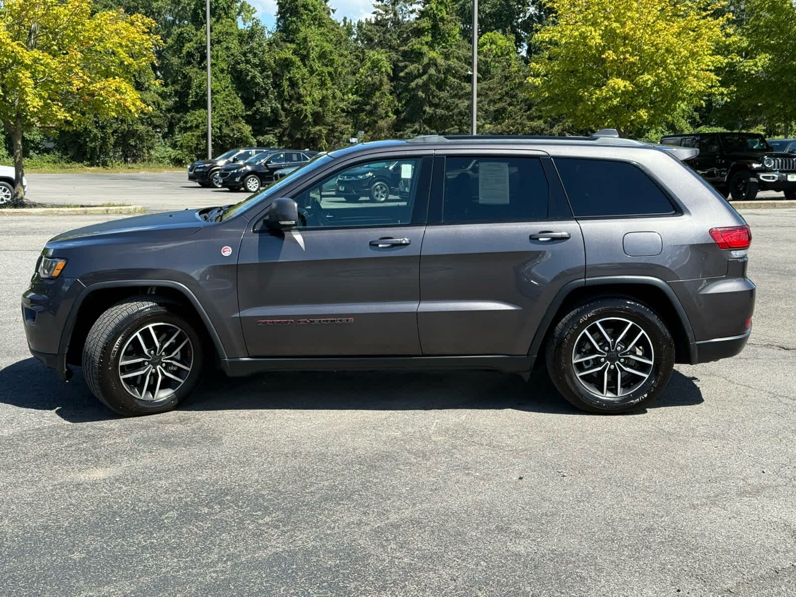 2021 Jeep Grand Cherokee Trailhawk photo 3