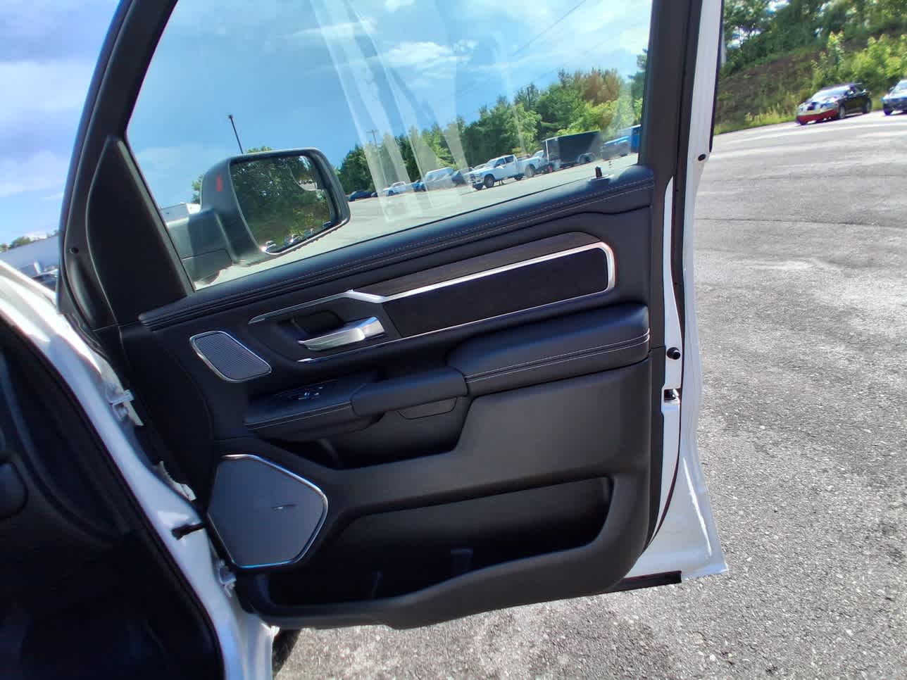 2026 RAM 1500 Laramie - Photo 16