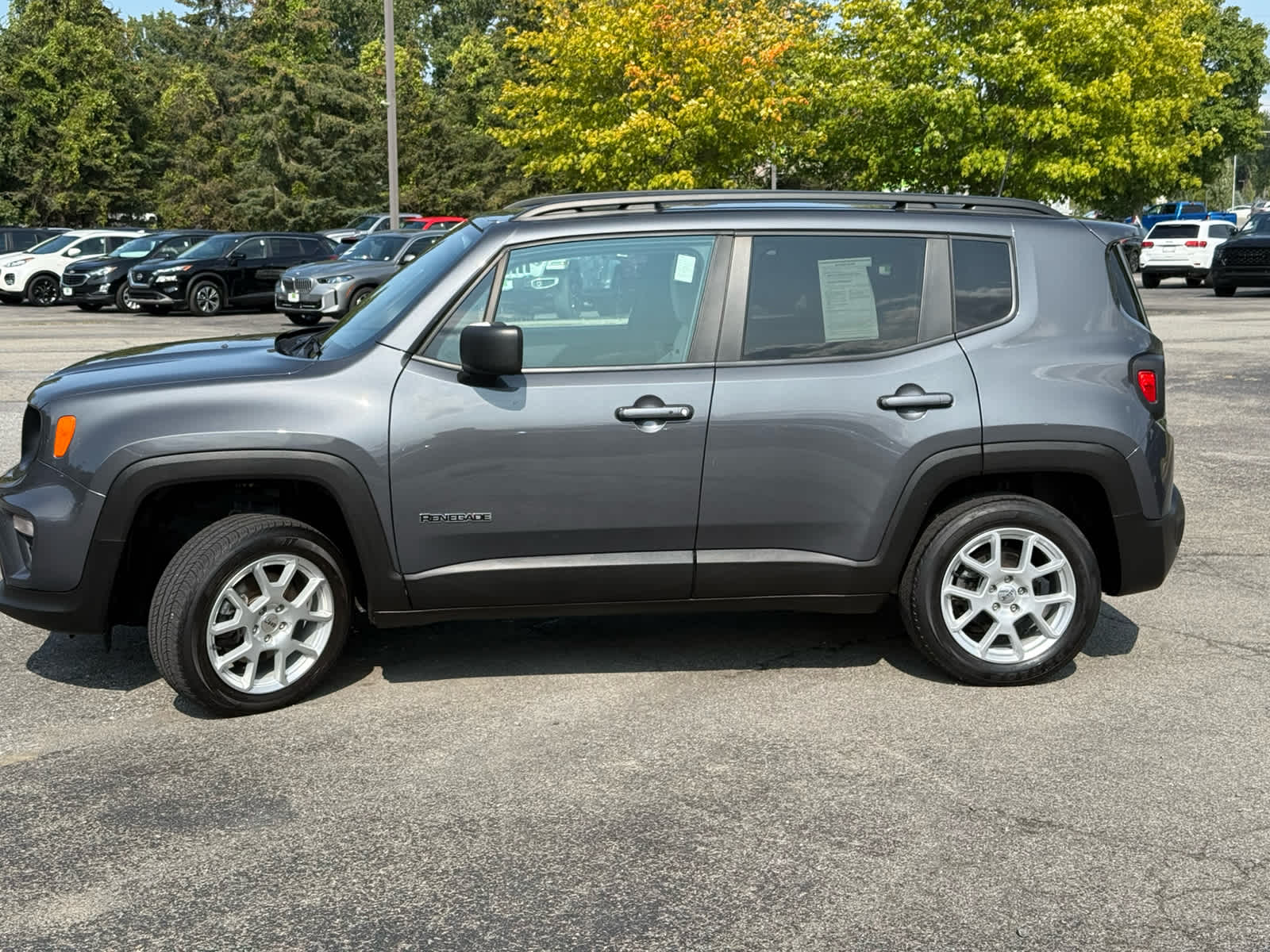 2022 Jeep Renegade Latitude photo 4
