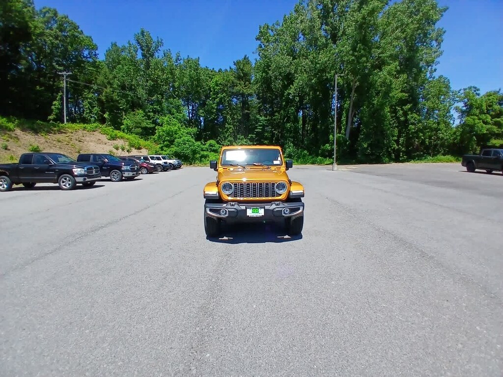 New 2026 Jeep Wrangler 4-DOOR SAHARA Sport Utility