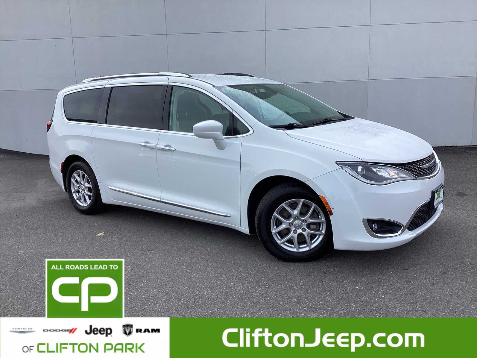 2020 Chrysler Pacifica Touring L's photo