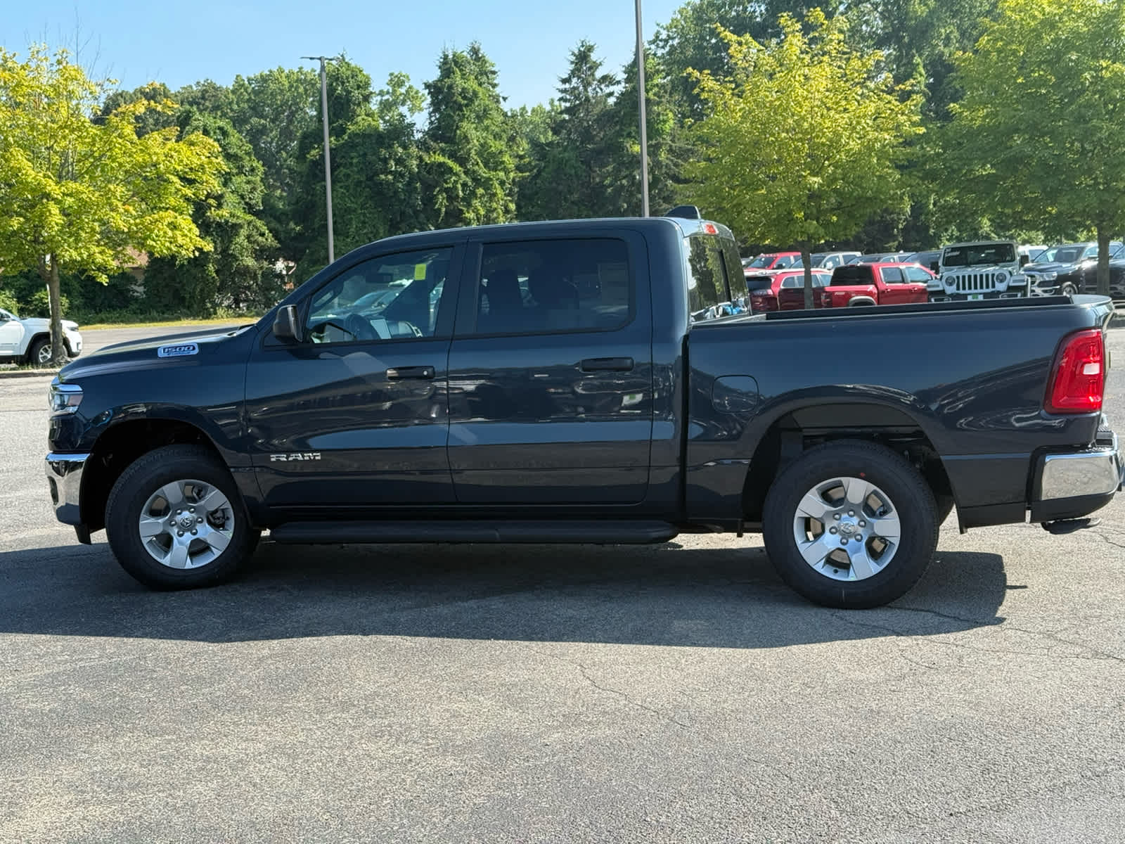 2025 Ram 1500 Tradesman photo 2