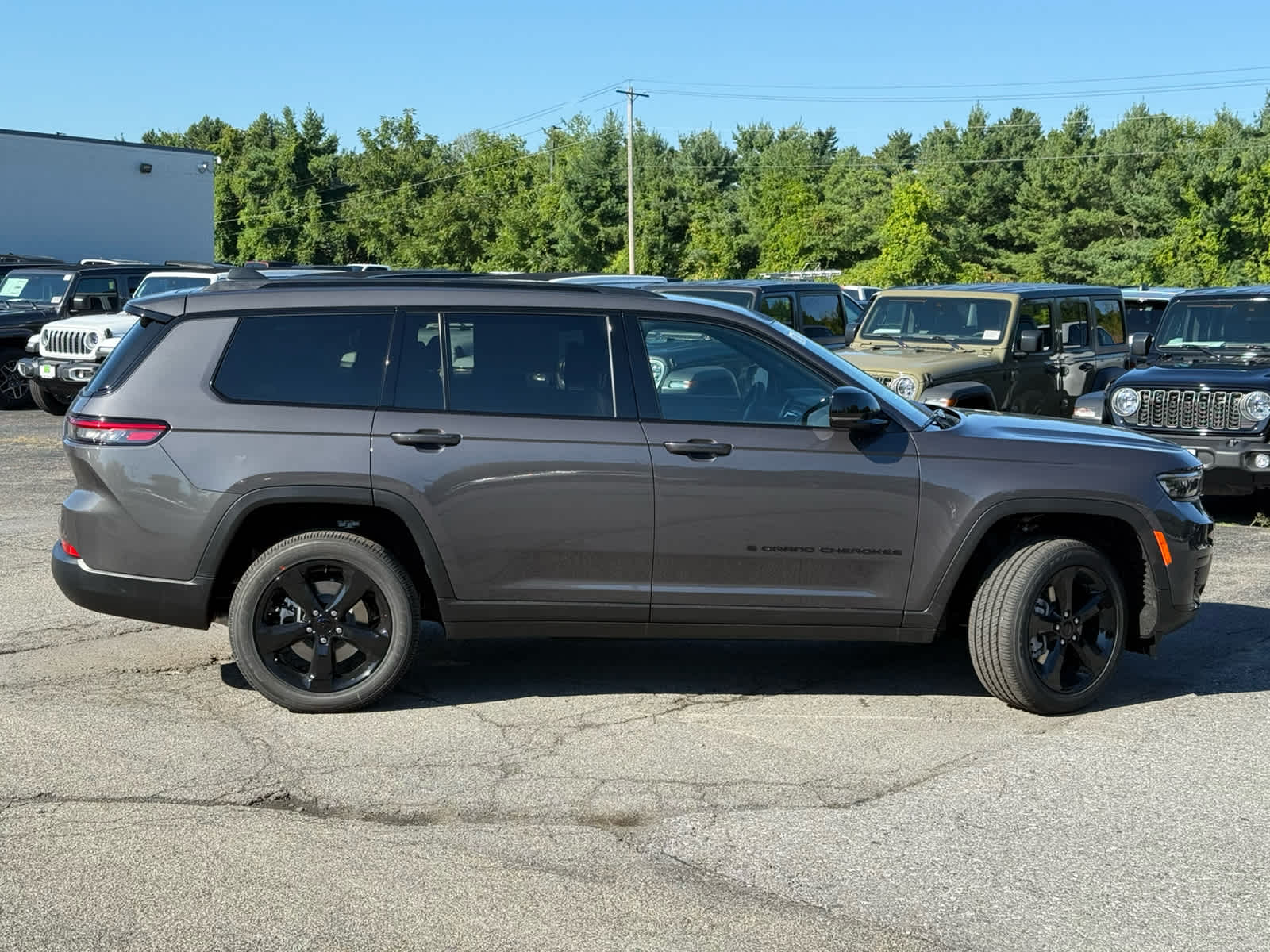 2025 Jeep Grand Cherokee L Altitude - Photo 8