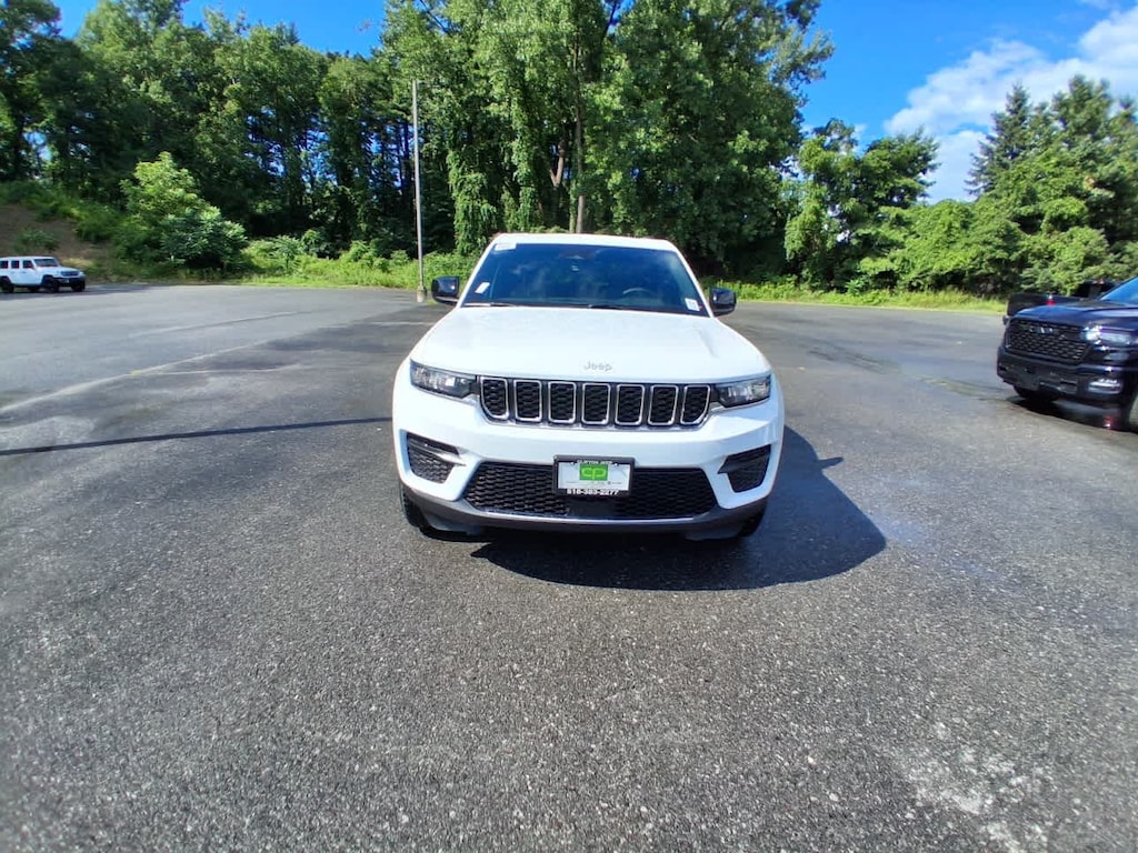 New 2026 Jeep Grand Cherokee LAREDO X 4X4 Sport Utility