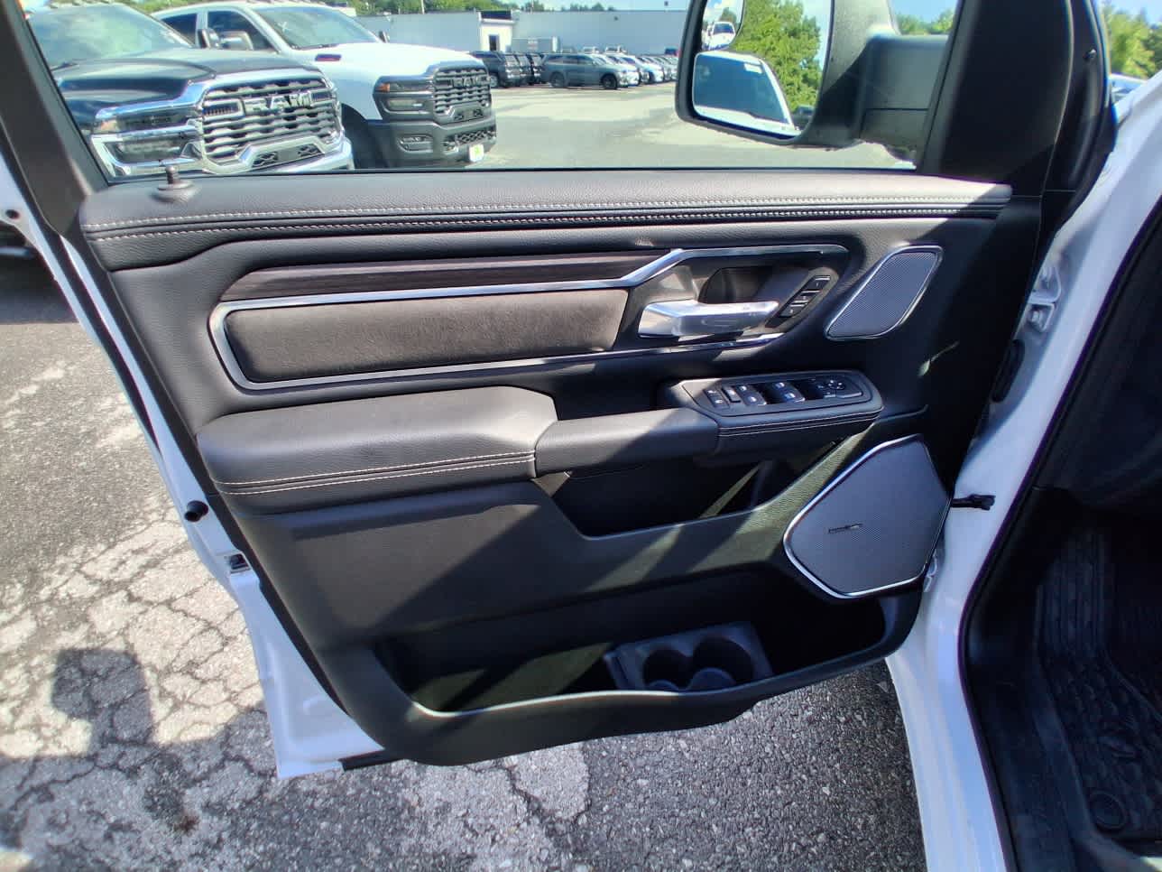 2026 RAM 1500 Laramie - Photo 9