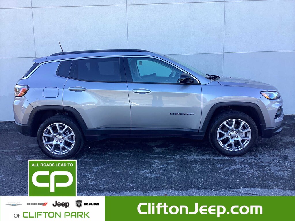 Used 2022 Jeep Compass Latitude Lux 4x4
