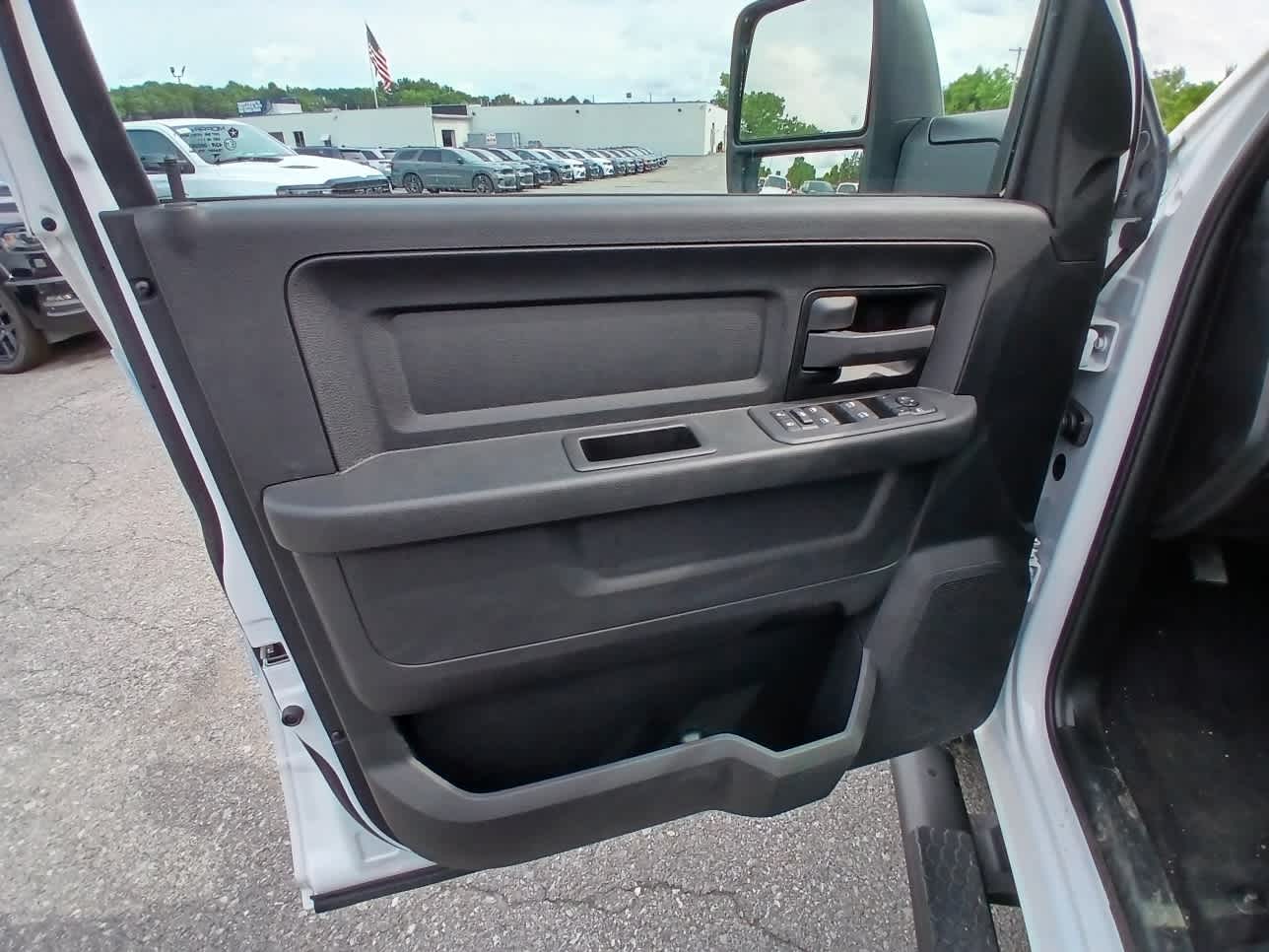 2026 RAM 2500 Tradesman - Photo 9