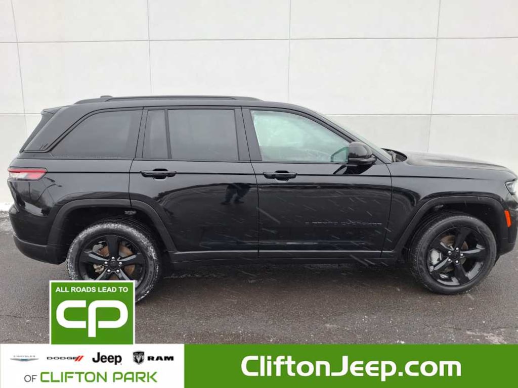 Used 2023 Jeep Grand Cherokee Limited 4x4