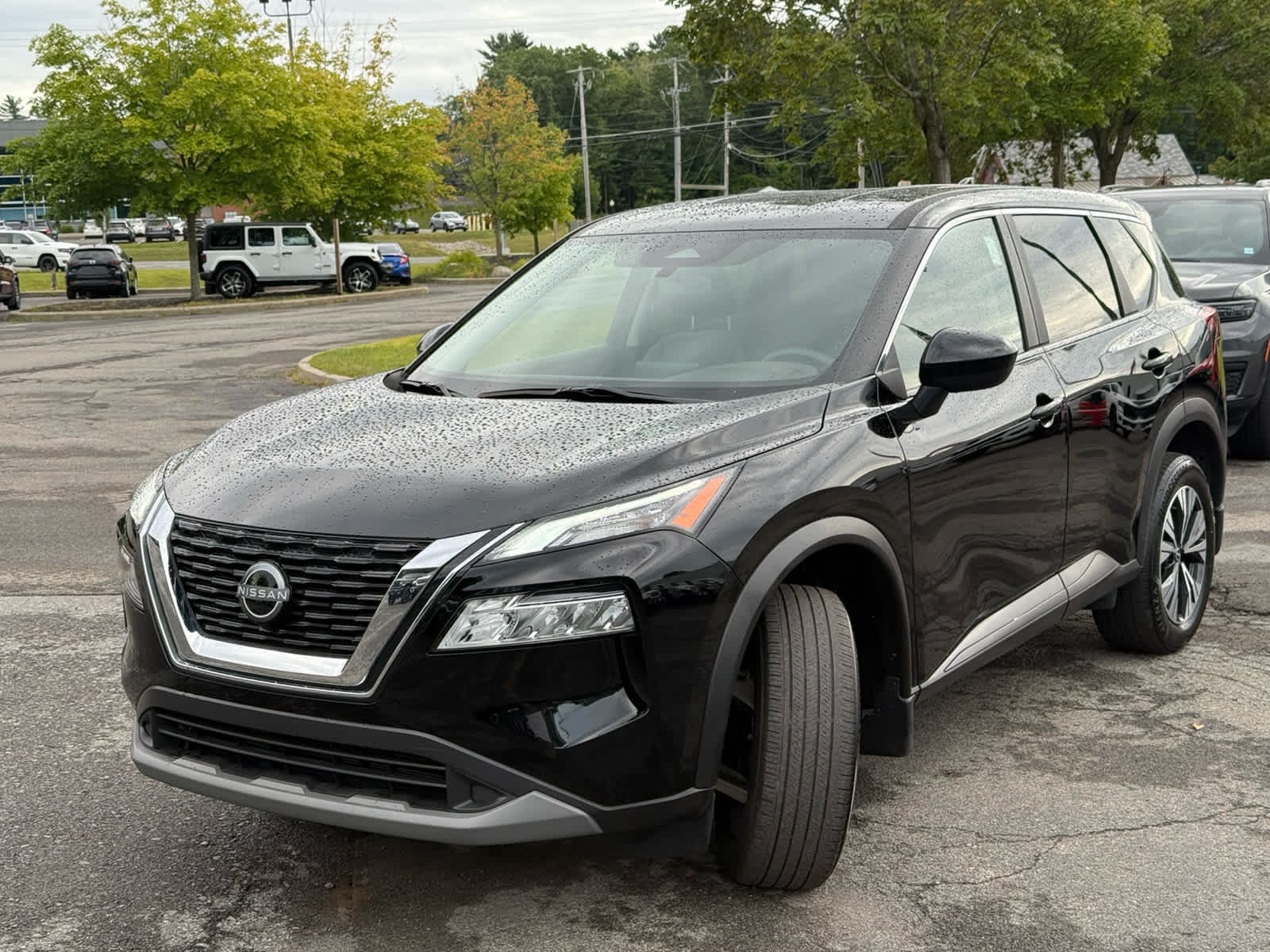 2023 Nissan Rogue SV photo 3
