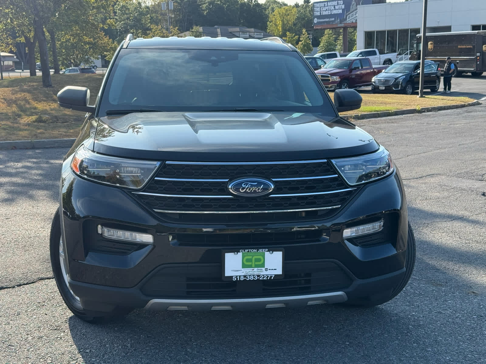 2022 Ford Explorer XLT photo 2