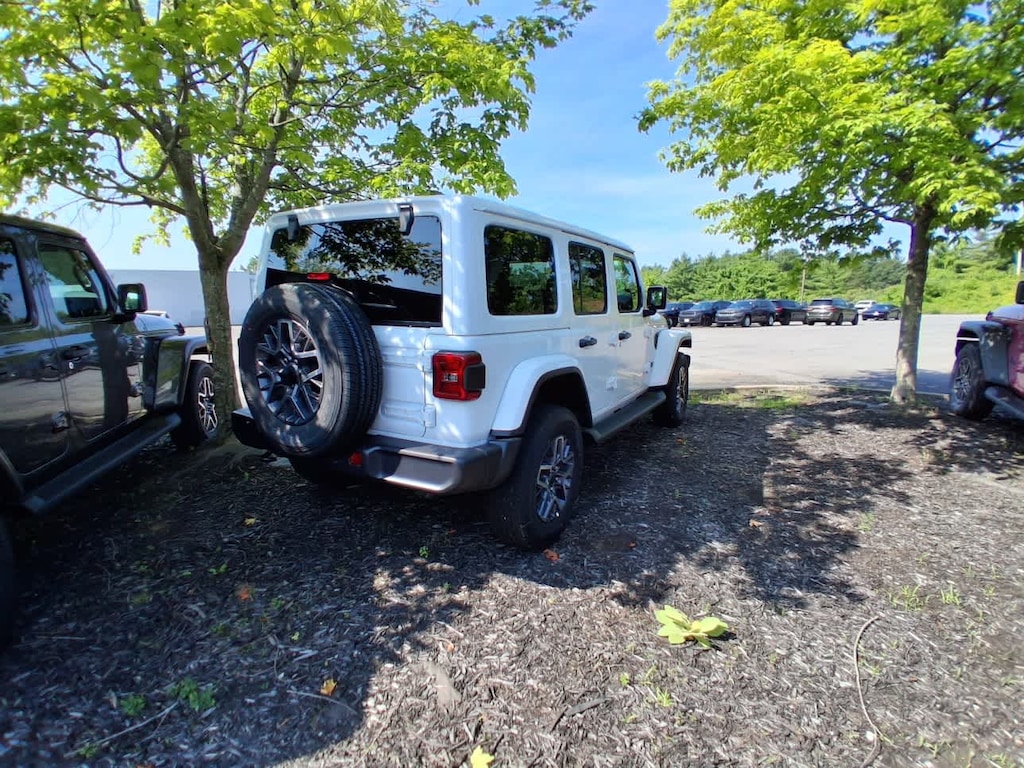 New 2026 Jeep Wrangler 4-DOOR SAHARA Sport Utility