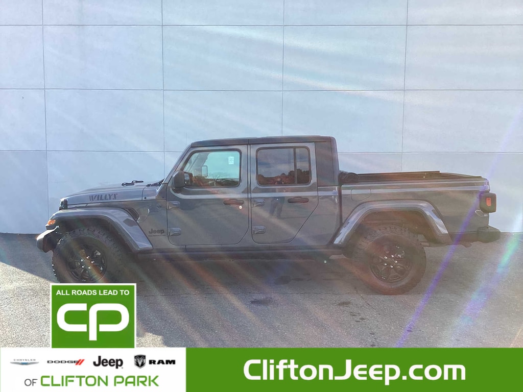 Used 2022 Jeep Gladiator Willys 4x4 4x4