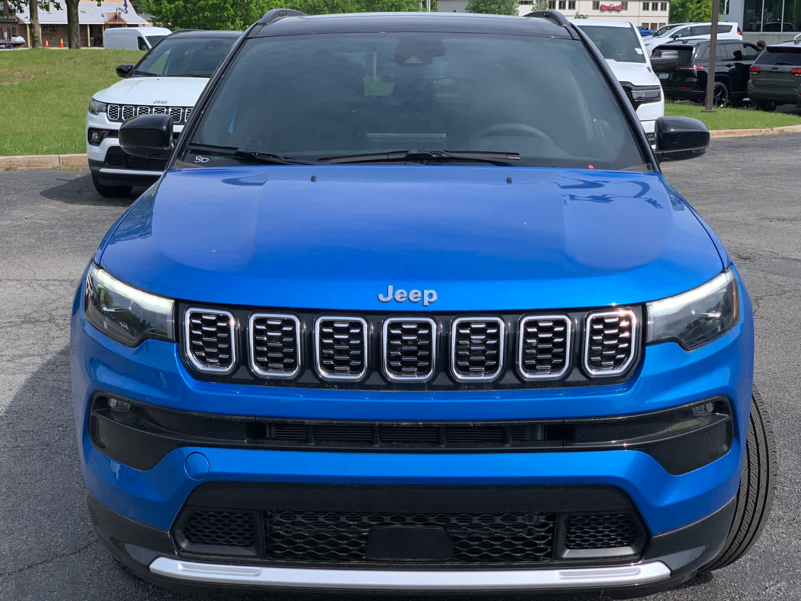 2025 Jeep Compass Limited photo 2