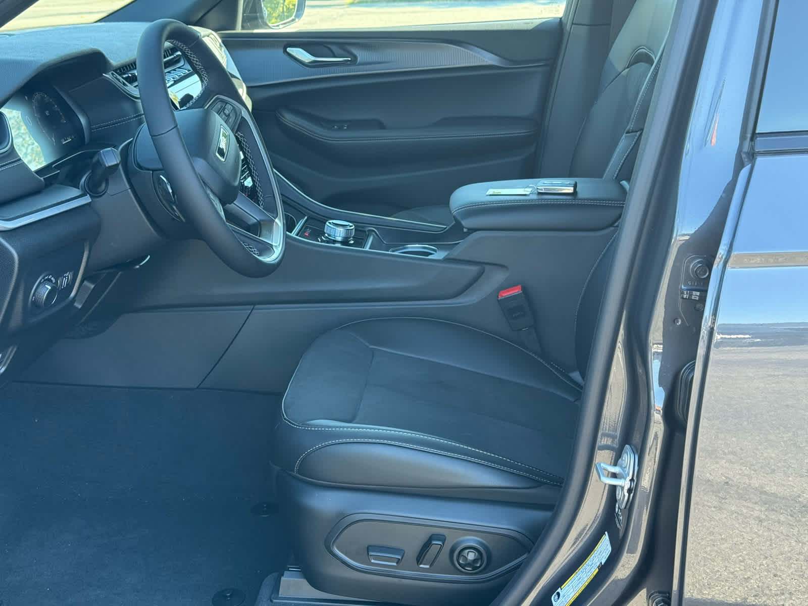 2025 Jeep Grand Cherokee L Altitude - Photo 13