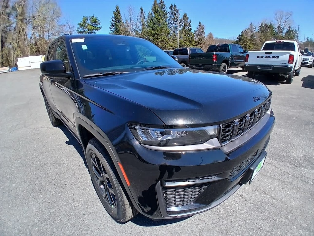 New 2026 Jeep Grand Cherokee LAREDO ALTITUDE 4X4 Sport Utility
