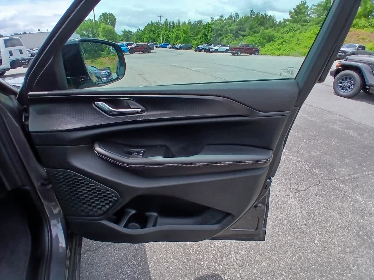2025 Jeep Grand Cherokee L Altitude - Photo 16