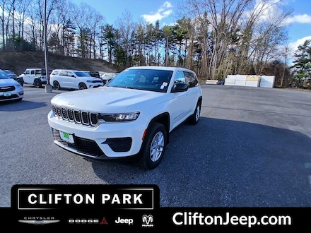 2025 Jeep Grand Cherokee LAREDO X 4X4 Sport Utility