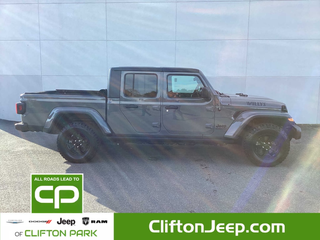Used 2022 Jeep Gladiator Willys 4x4 4x4