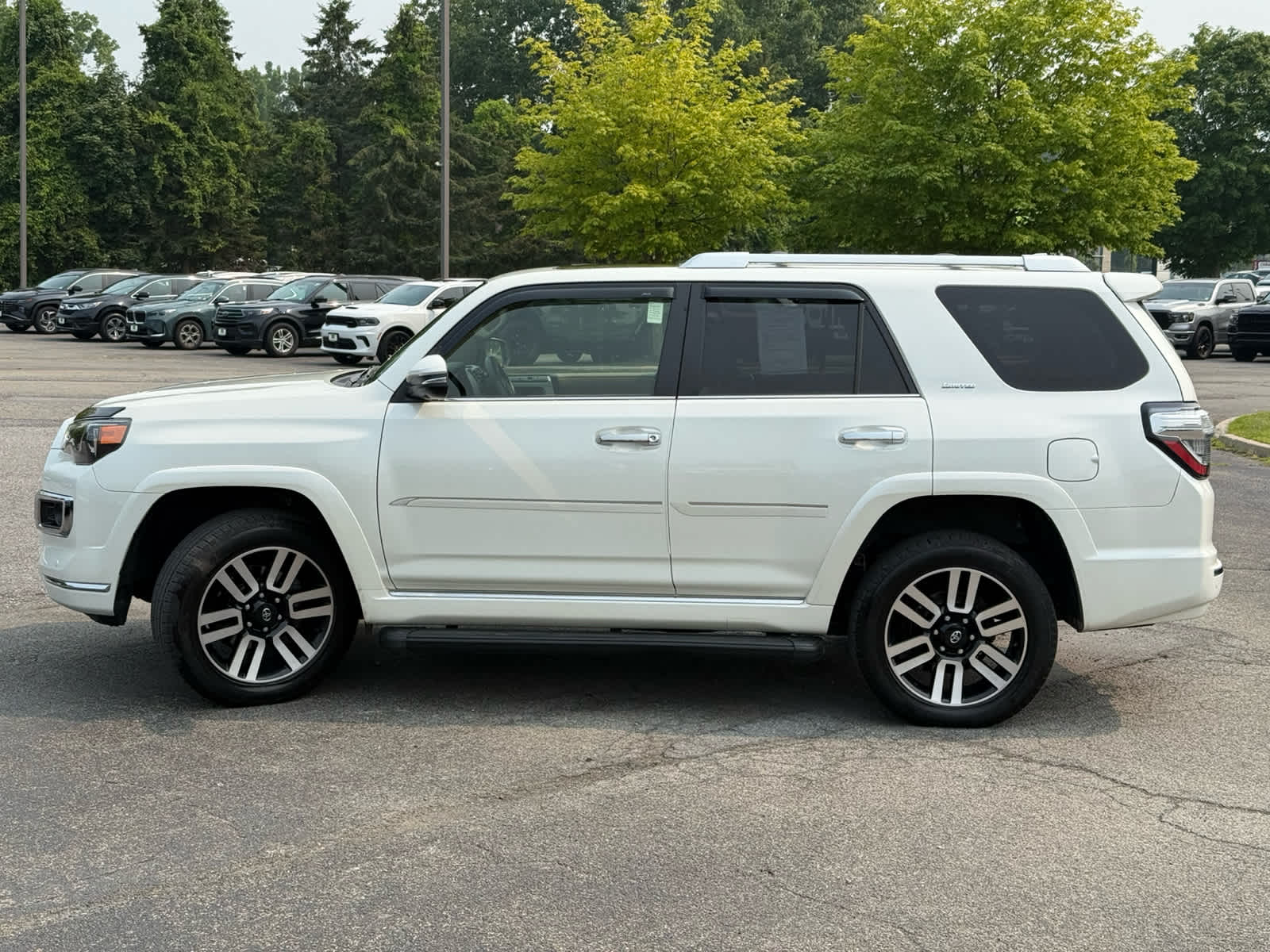 2022 Toyota 4Runner Limited photo 4