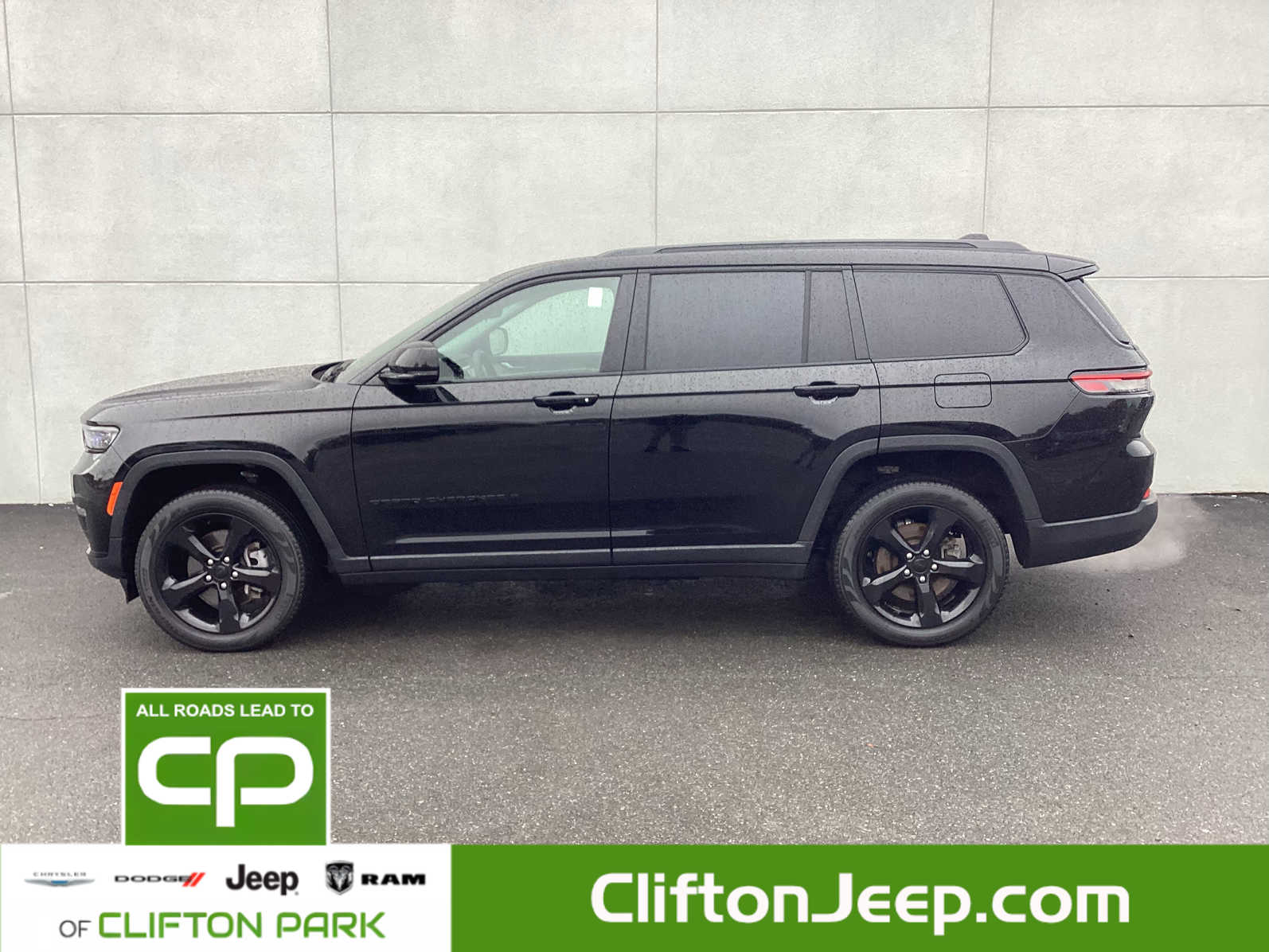2023 Jeep Grand Cherokee Limited photo 2