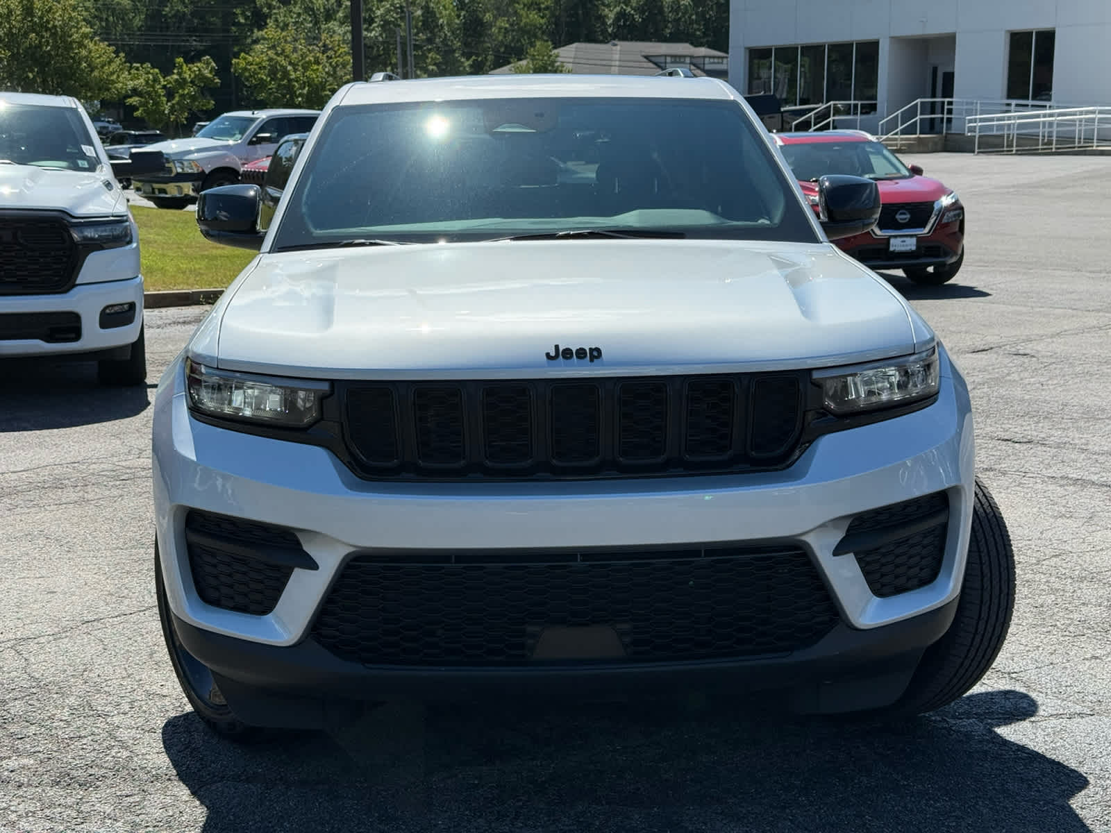 2023 Jeep Grand Cherokee Altitude X photo 2