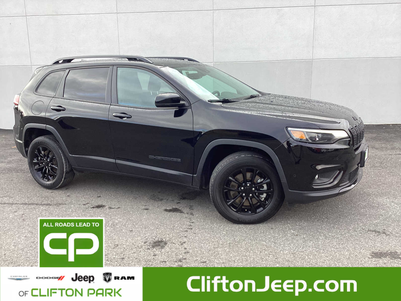 2023 Jeep Cherokee Altitude Lux's photo