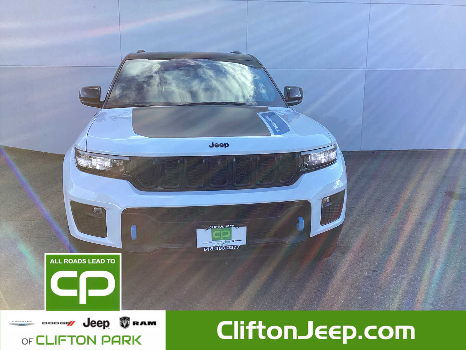 2023 Jeep Cherokee Trailhawk 4xe photo 2