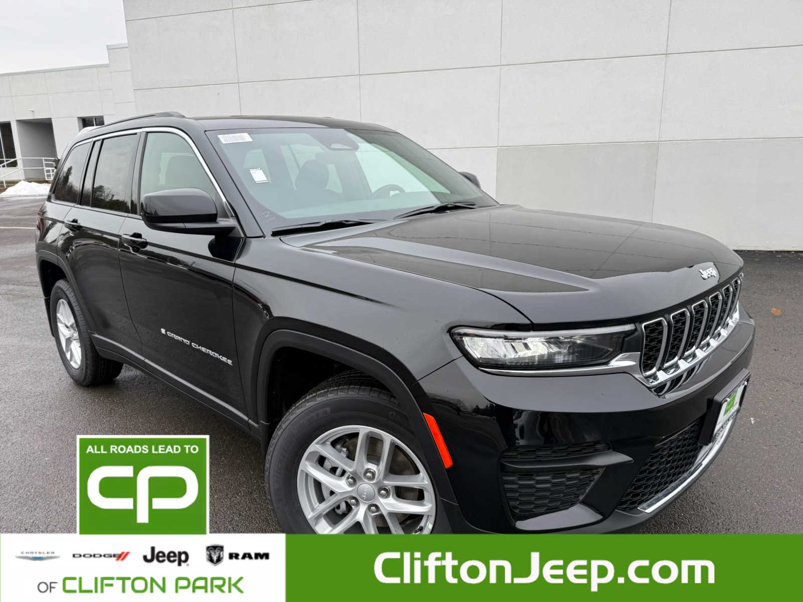 2025 Jeep Grand Cherokee Laredo's photo