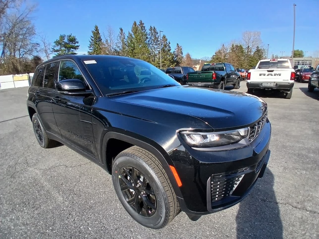 New 2026 Jeep Grand Cherokee LAREDO ALTITUDE 4X4 Sport Utility