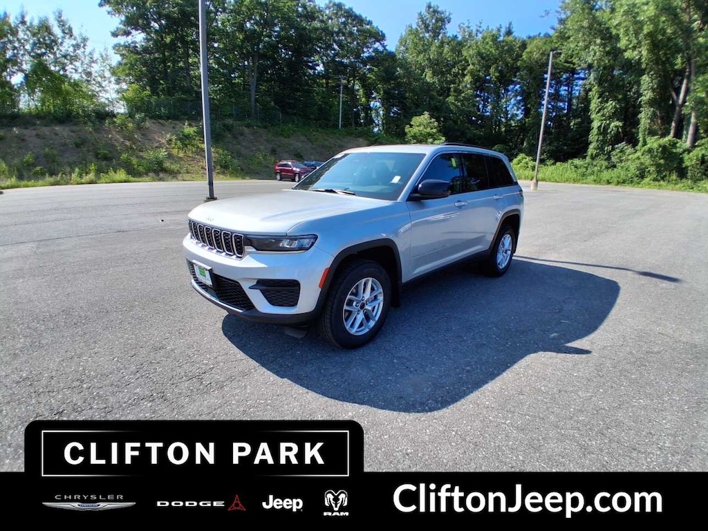 New 2026 Jeep Grand Cherokee LAREDO 4X4 Sport Utility