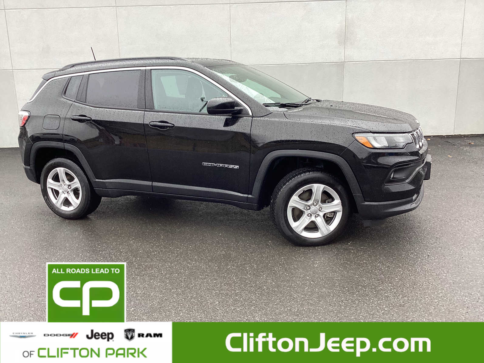2023 Jeep Compass Latitude's photo