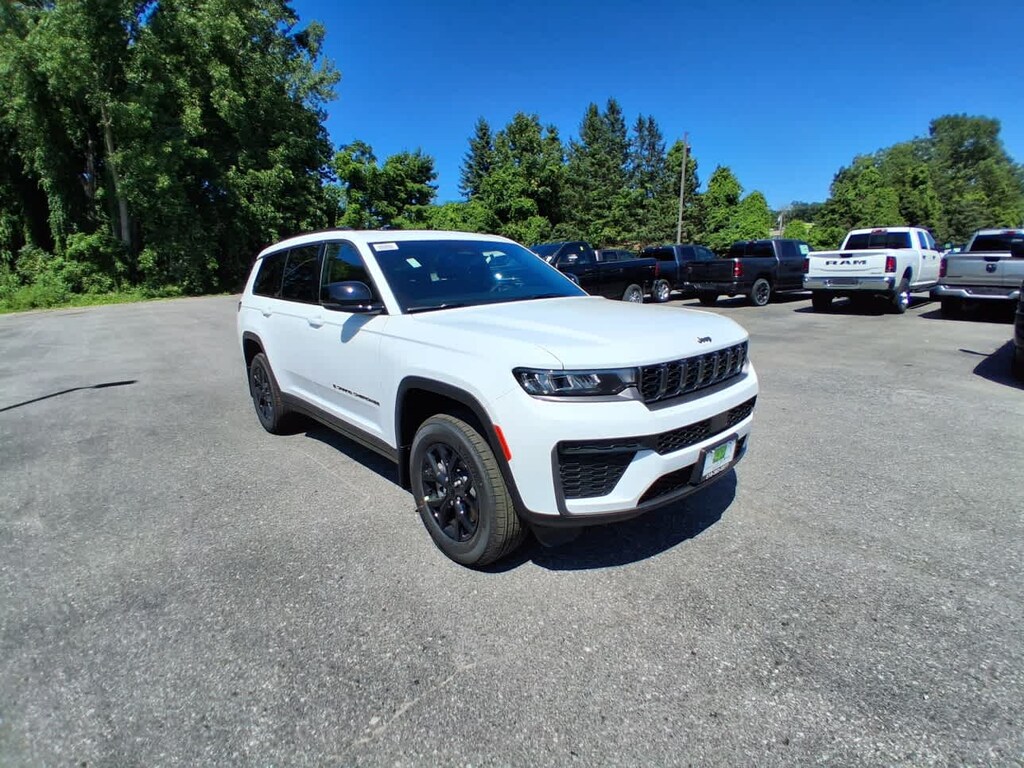 New 2026 Jeep Grand Cherokee L LAREDO ALTITUDE 4X4 Sport Utility