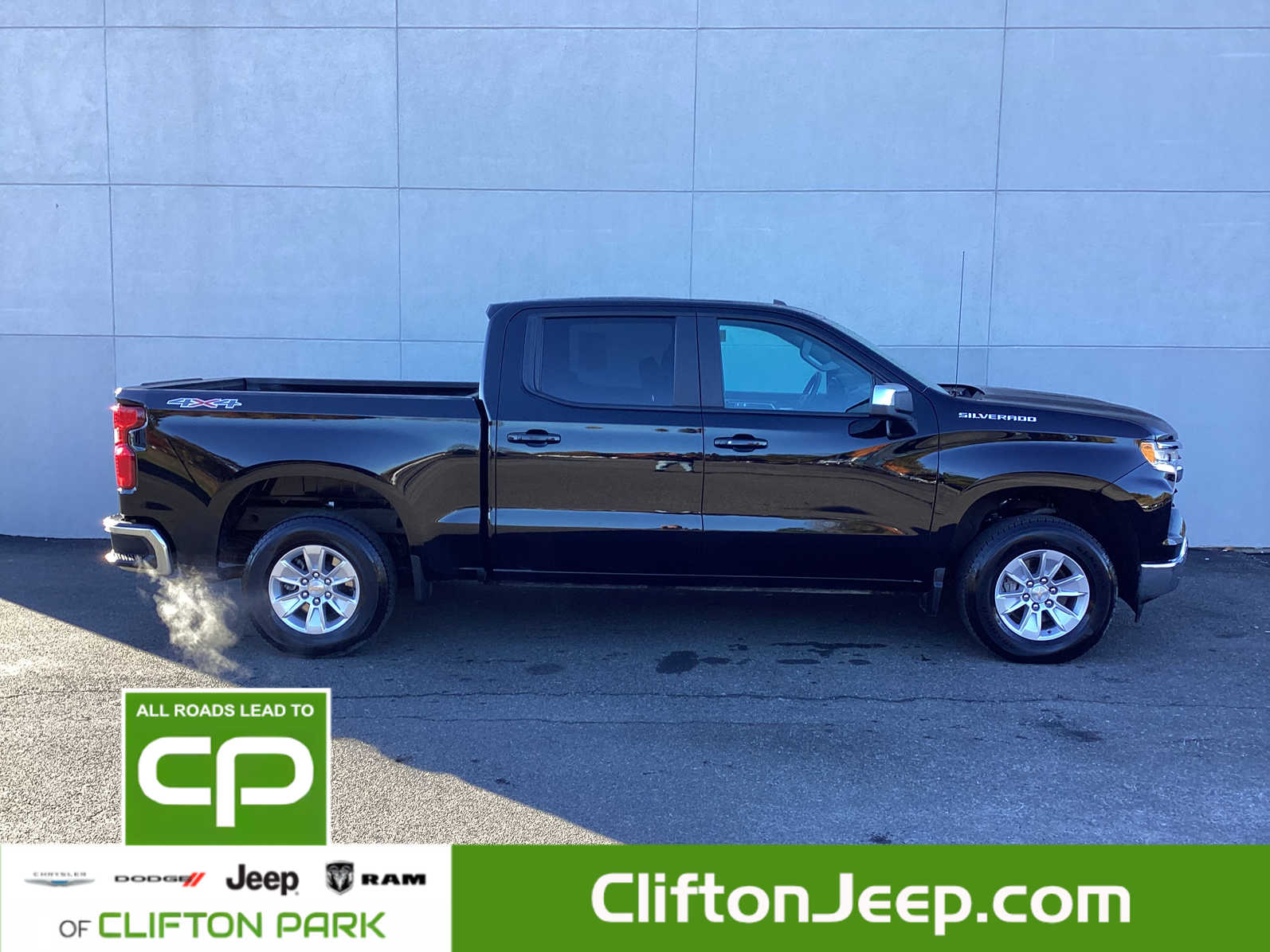 2025 Chevrolet Silverado 1500 LT photo 4