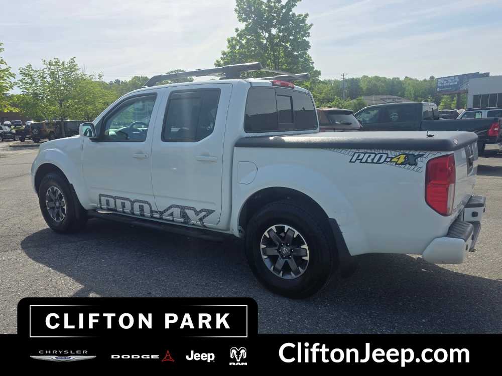 2017 Nissan Frontier 4.0 PRO-4X Crew Cab 4X4 AT's photo