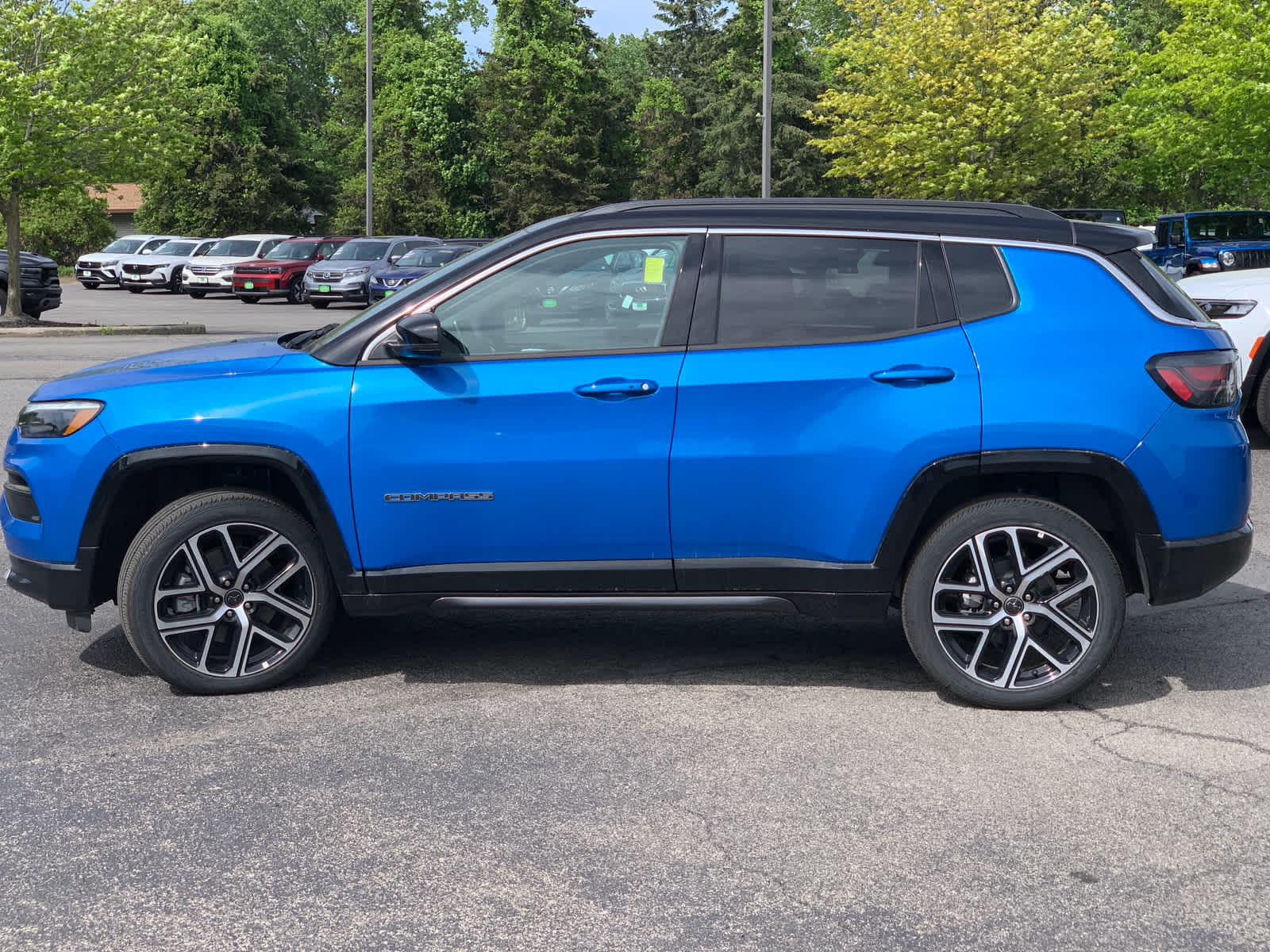 2025 Jeep Compass Limited photo 4