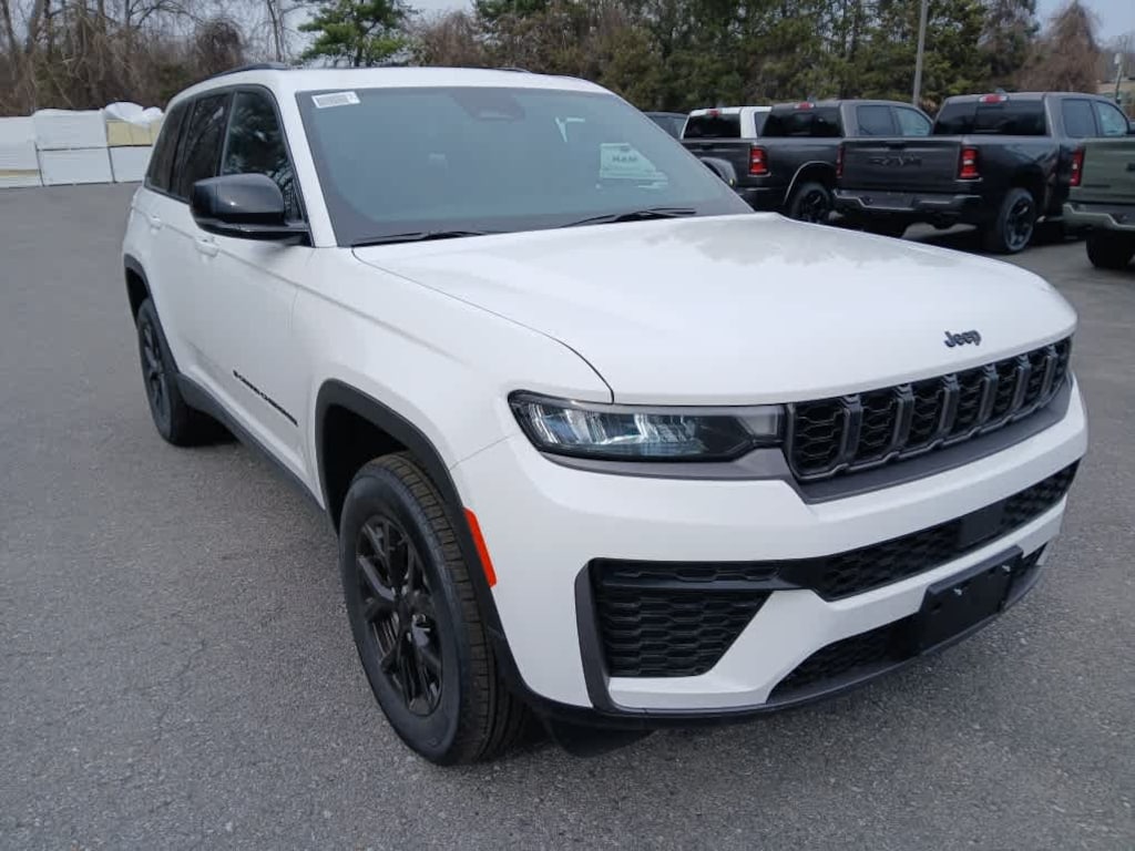 New 2026 Jeep Grand Cherokee LAREDO ALTITUDE 4X4 Sport Utility