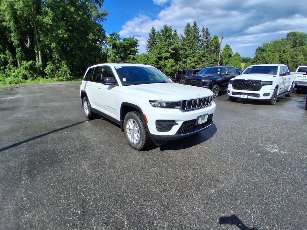 New 2026 Jeep Grand Cherokee LAREDO X 4X4 Sport Utility