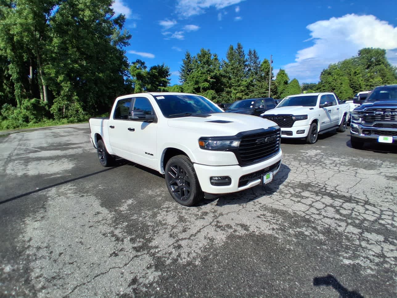 2026 RAM 1500 Laramie - Photo 3