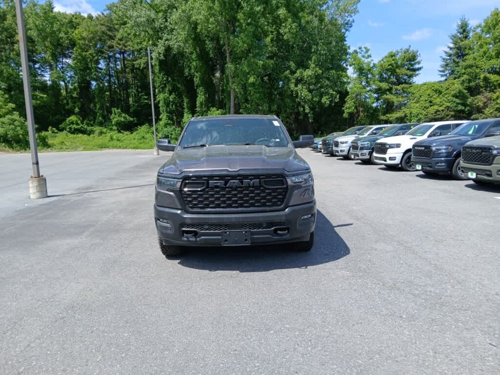 New 2026 Ram 1500 WARLOCK CREW CAB 4X4 5'7 BOX Pickup