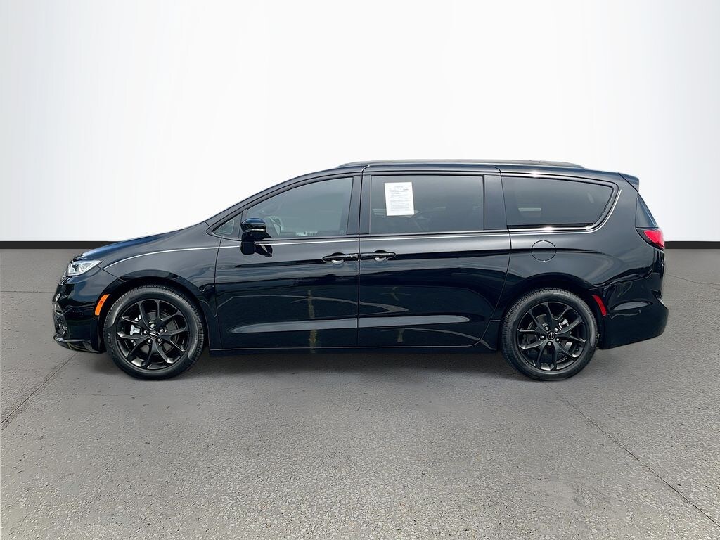 Used 2025 Chrysler Pacifica Limited Van Passenger Van