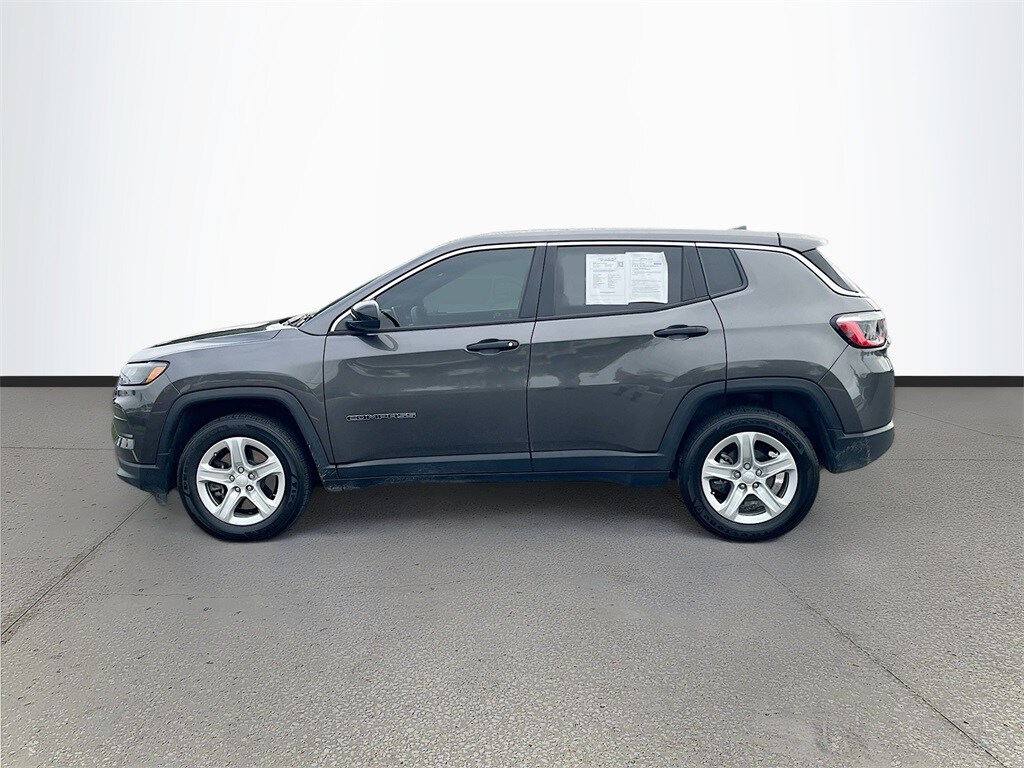 2023 Jeep Compass Sport photo 3