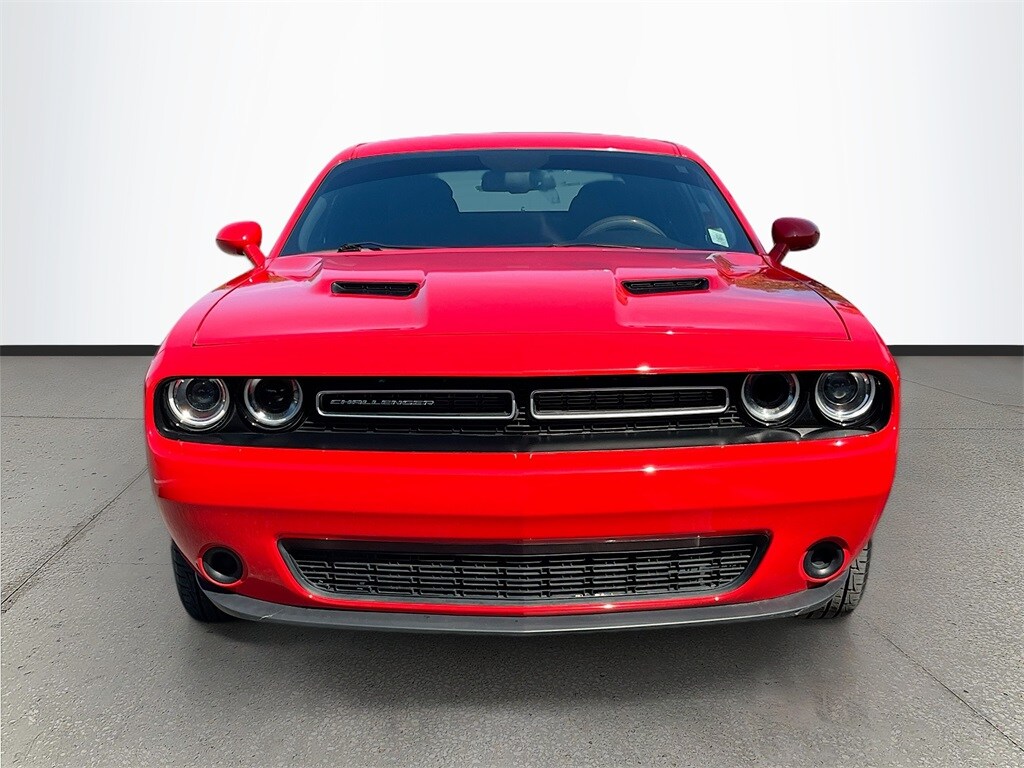 2015 Dodge Challenger SXT photo 2