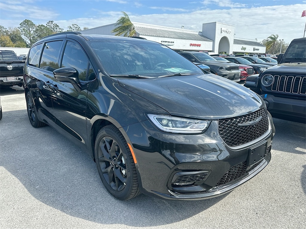 New 2024 Chrysler Pacifica LIMITED For Sale Fruitland Park FL