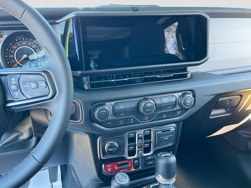 2026 Jeep Wrangler 4-Door Willys - Photo 13