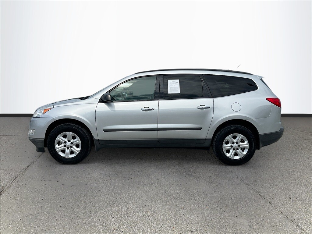 2011 Chevrolet Traverse LS photo 3
