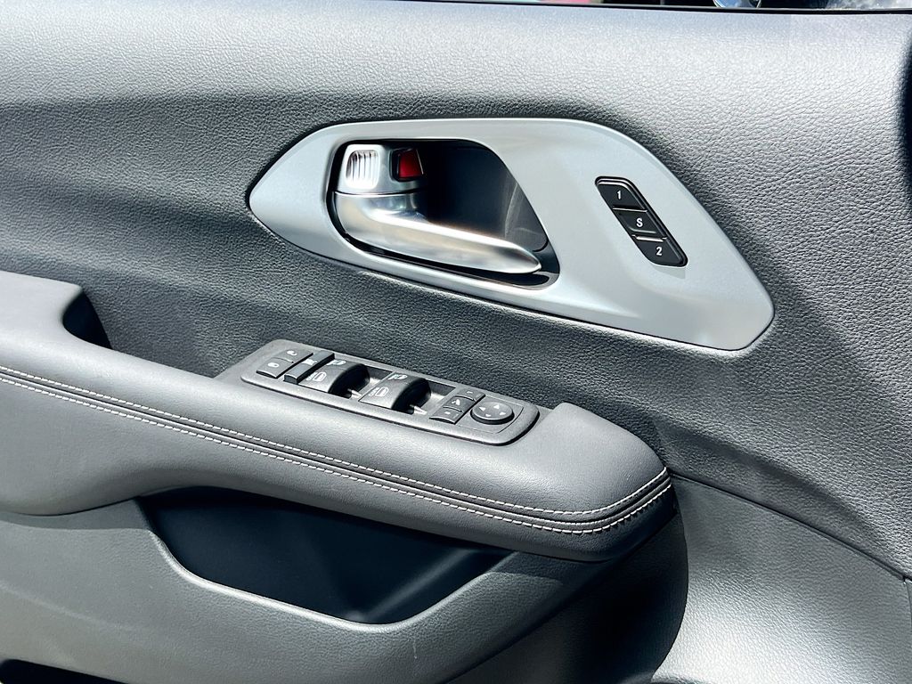 2026 Chrysler Pacifica Limited - Photo 18