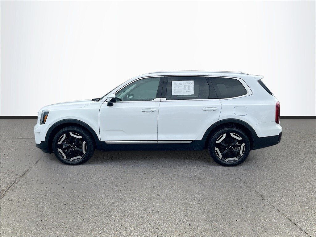 2024 Kia Telluride S photo 2