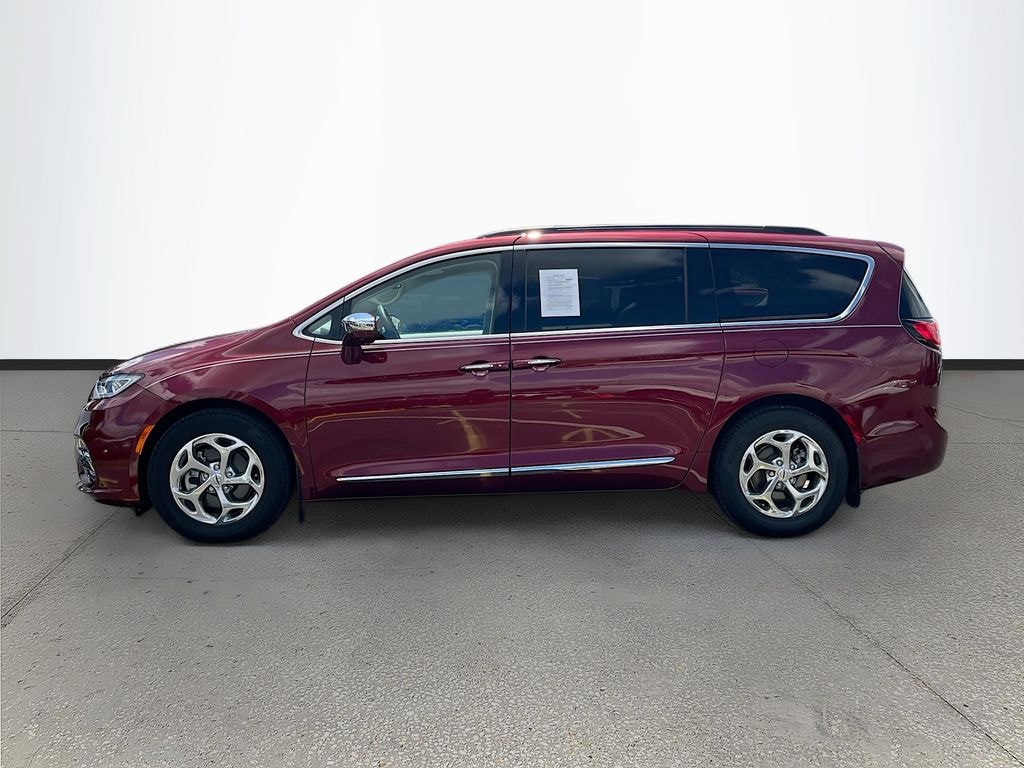 Certified 2022 Chrysler Pacifica Limited Van Passenger Van