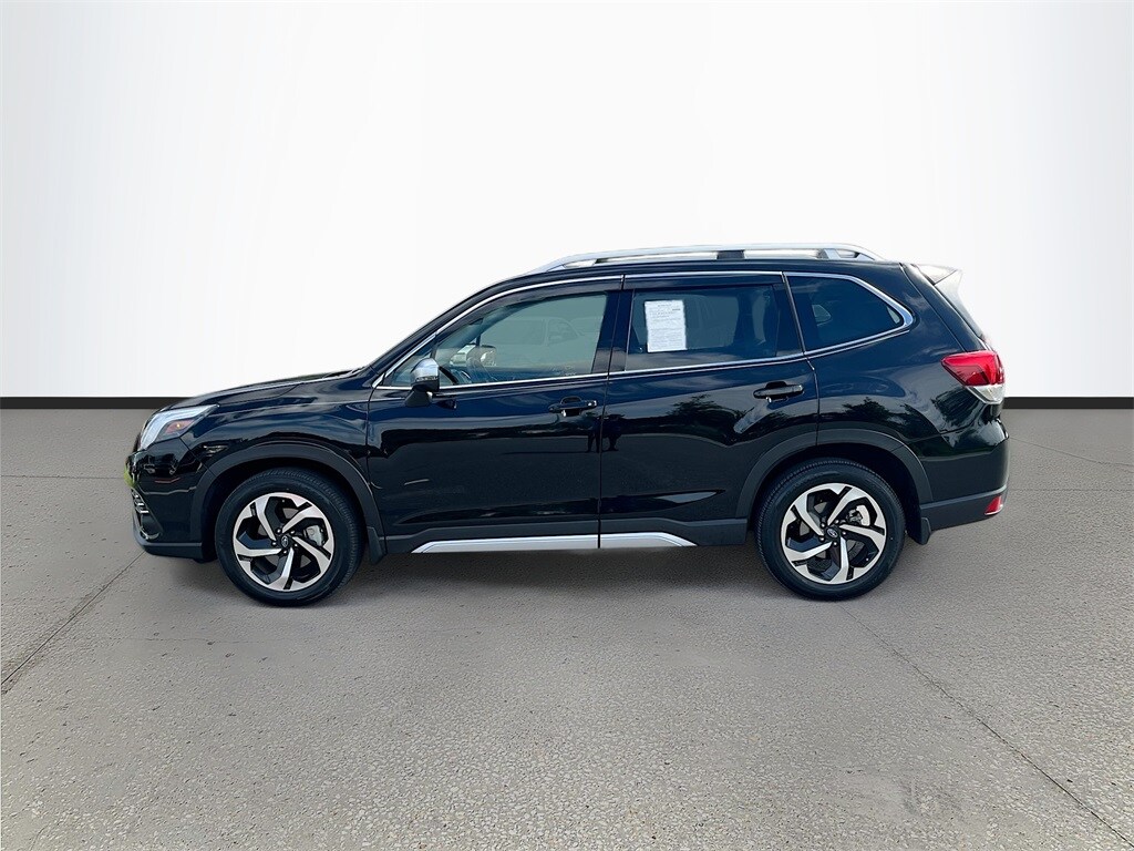 2024 Subaru Forester Touring photo 4