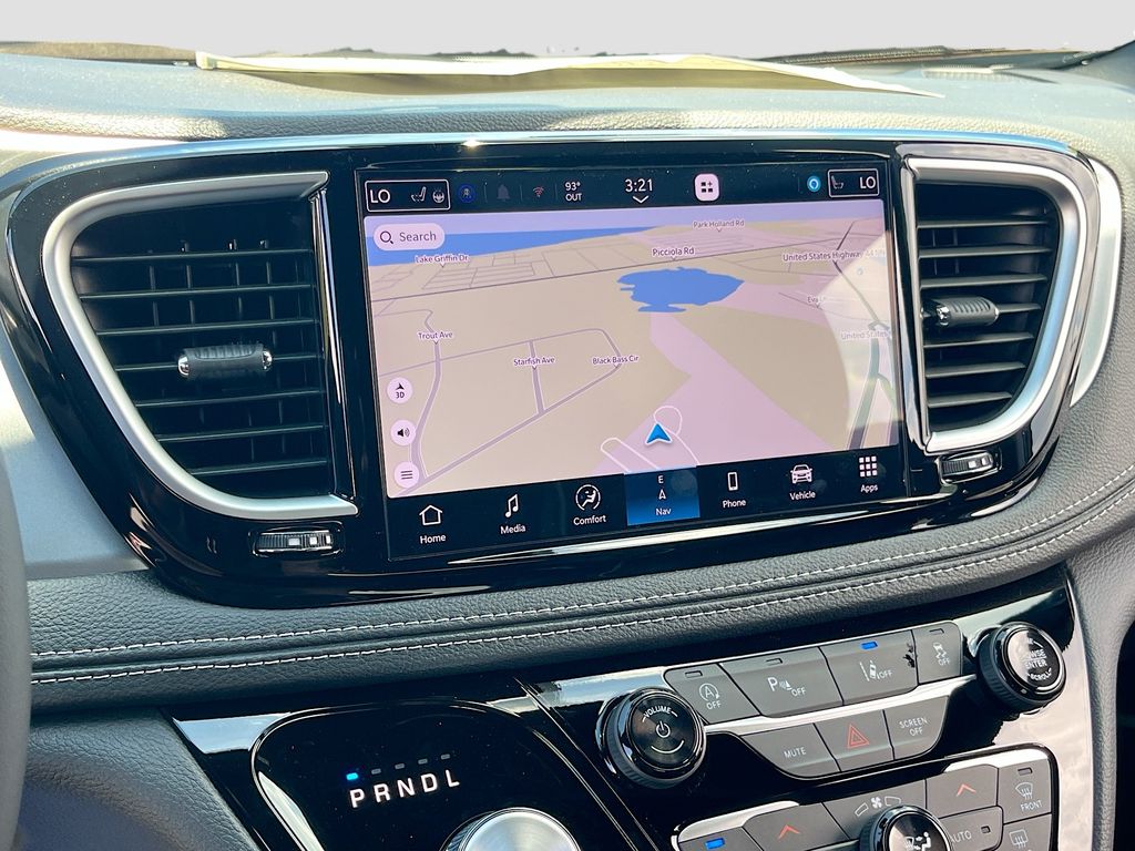 2026 Chrysler Pacifica Limited - Photo 13